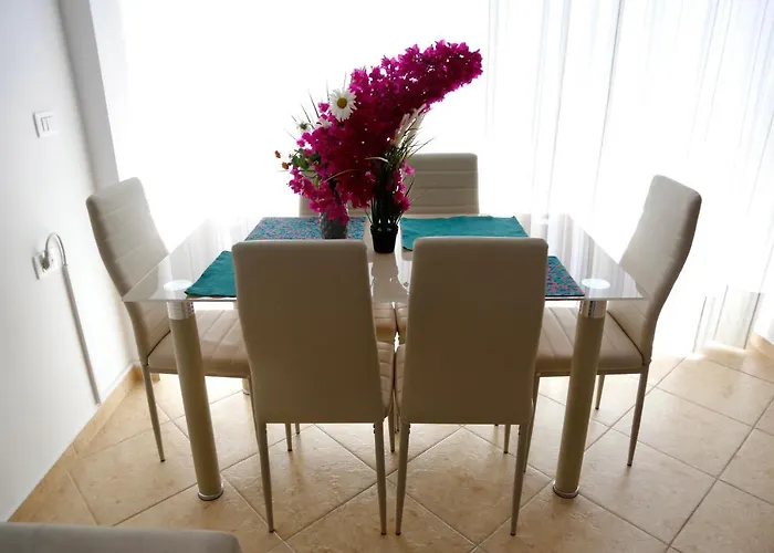 Sea La Vie Apartment *